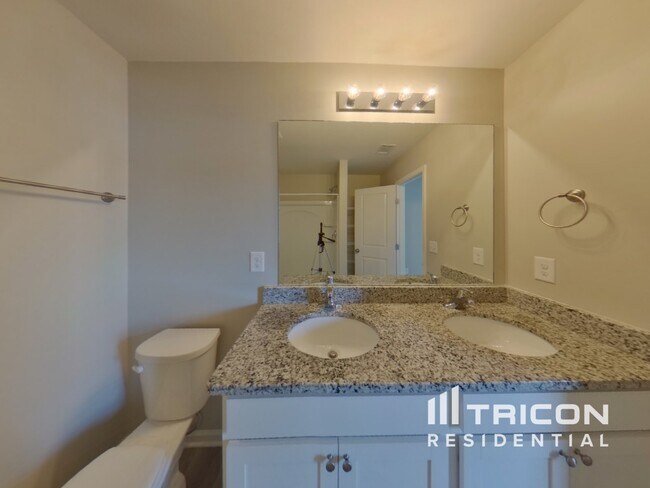 Building Photo - 531 Bella Casa Run