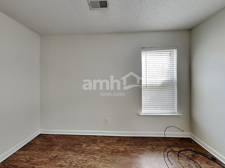 Building Photo - 759 Bradberry Ln