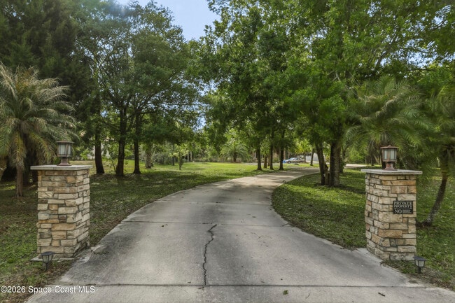 Building Photo - 2300 Duncil Ln