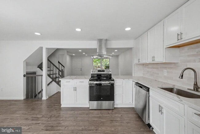 Building Photo - 13803 Laura Ratcliff Ct