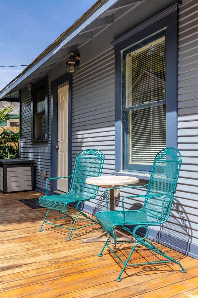 Building Photo - 1526 Lawson St