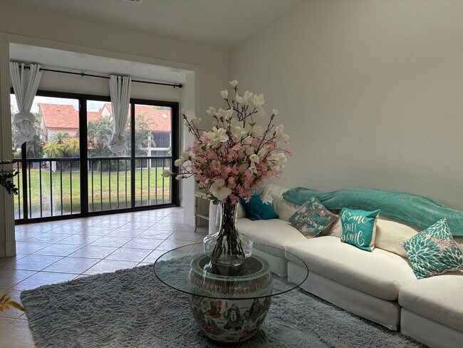 Building Photo - 7895 La Mirada Dr