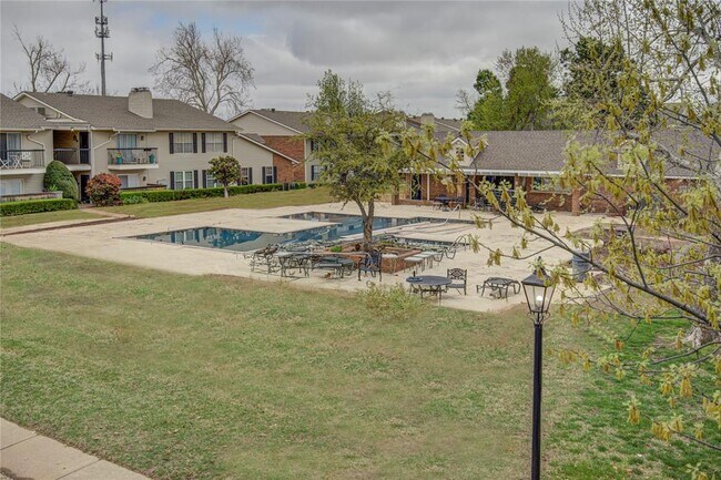 Building Photo - 3200 W Britton Rd