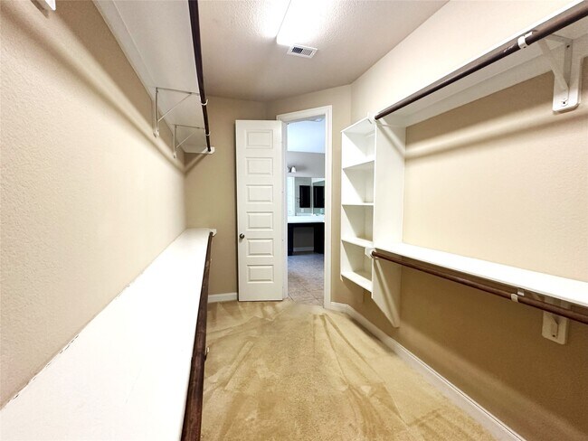 Building Photo - 22523 Birch Ridge Meadow Dr