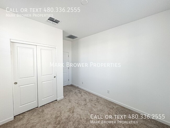 Building Photo - 9852 E Tamery Ave
