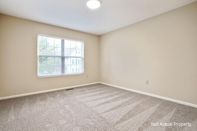 Building Photo - 5002 Stratford Pine Ln