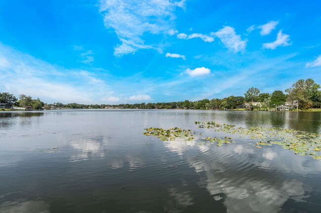 Building Photo - 201 Cedarwood Dr