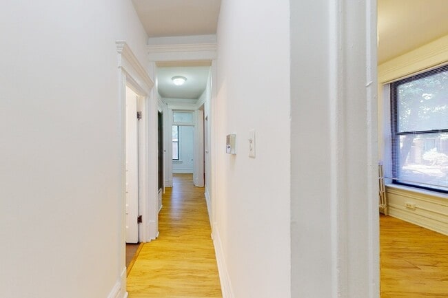 Floorplan - 5401-5403 S. Woodlawn Avenue