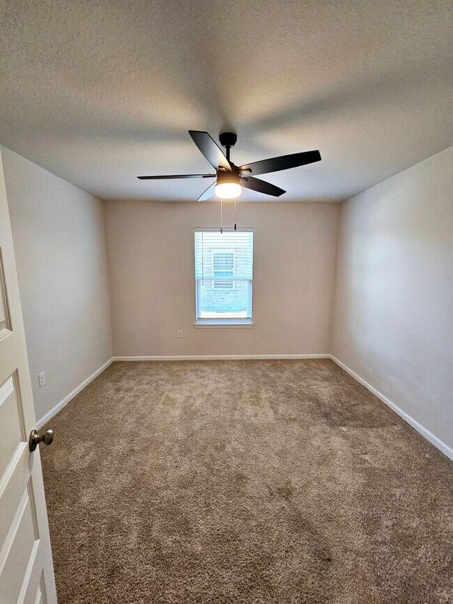 Building Photo - Spacious Modern Home w/Great Community Amenities! *1/2 OFF Security Deposit for A-D Military!*