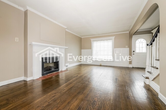 Building Photo - 8016 Holmes Rd