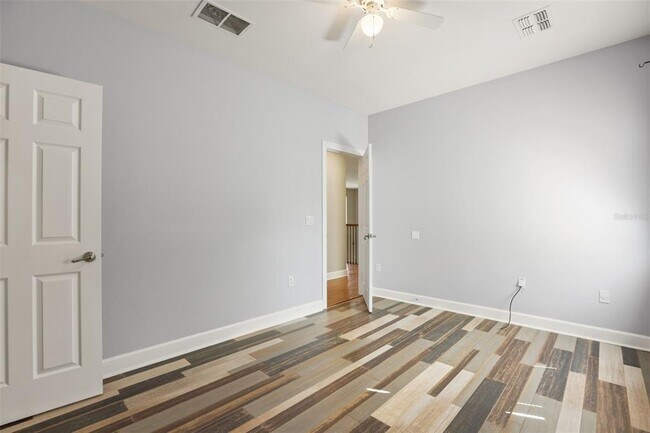 Building Photo - 5554 Palm Lake Cir