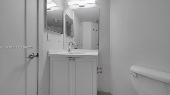 Building Photo - 555 NE 34th St