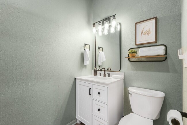 Building Photo - 225 Ozark Mountain Resort Dr