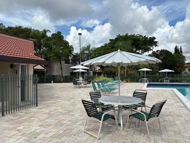 Building Photo - 9121 W Sunrise Blvd