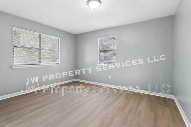 Building Photo - 206 Sunset Dr