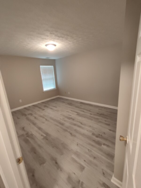 Building Photo - 289 Silver Ridge Dr