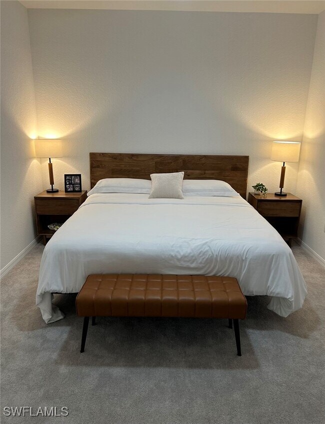 Building Photo - 2084 Wellington St