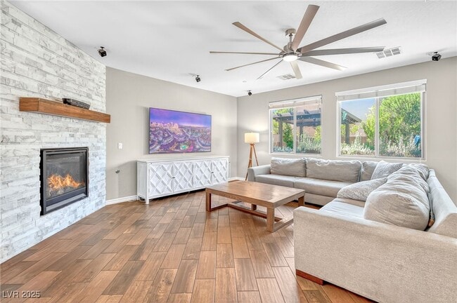 Building Photo - 1129 Via Della Costrella