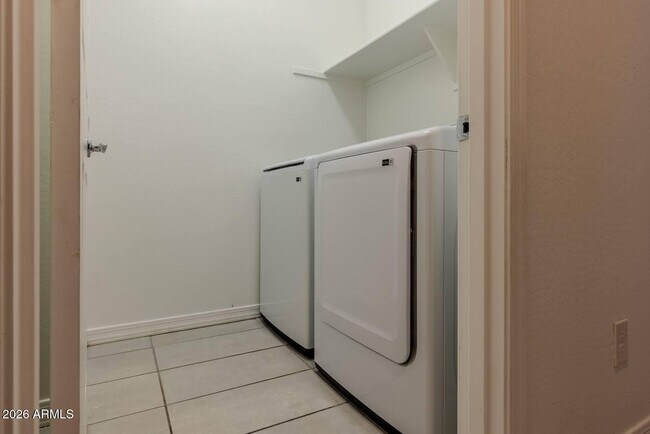 Building Photo - 4219 S 57th Dr