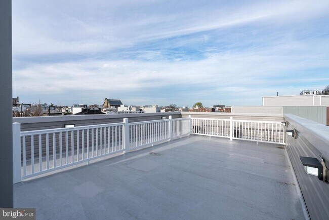 Building Photo - 630 Moyer St