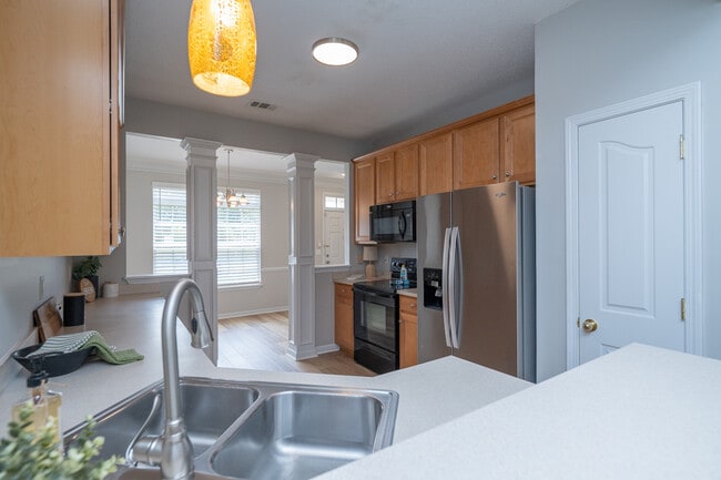 Building Photo - 25 Stratus Ct