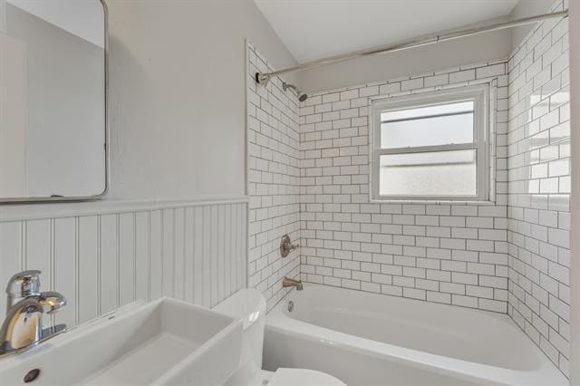 Building Photo - 1808 Random Rd