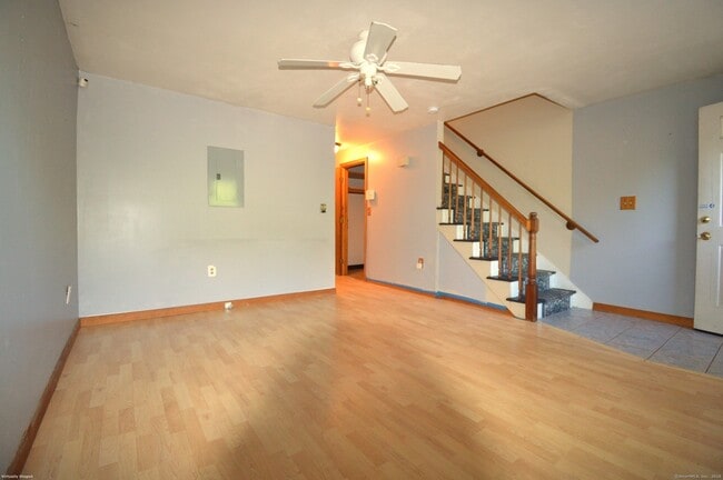 Primary Photo - 246 Woodford Ave
