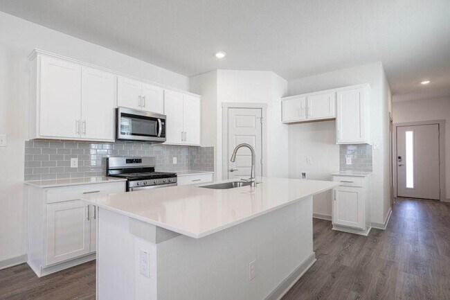 Building Photo - 225 New Hampton Wy