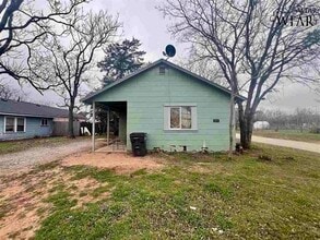 Building Photo - 512 N Lamar St