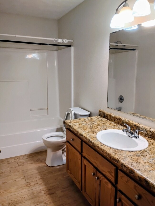 Building Photo - 428 W White Ash St