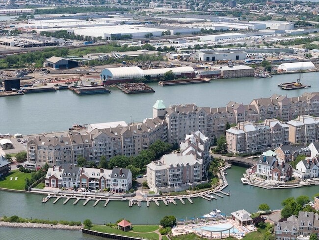 Building Photo - 207 Shearwater Ct W