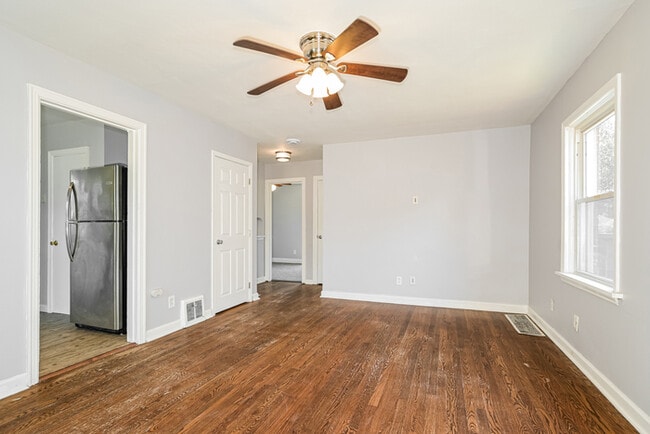 Building Photo - Fantastic 2bd/1ba home! Let yourself in!