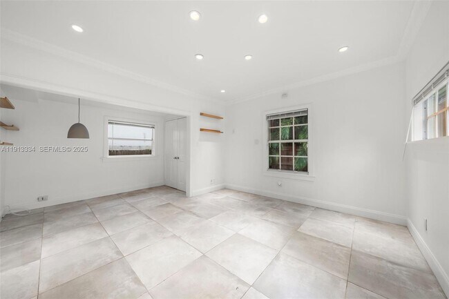 Building Photo - 151 NE 43rd St