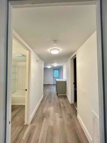 Building Photo - 1404 Fieldcrest Rd