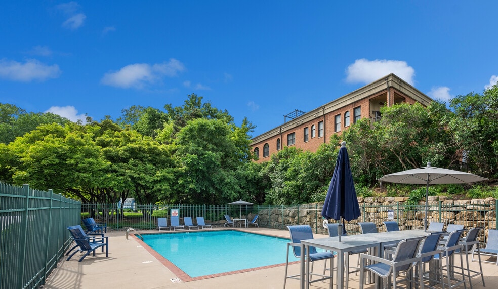 arrive-inglewood-trails-apartment-homes-for-rent-st-louis-park-mn-55416-pool - Arrive Inglewood Trails
