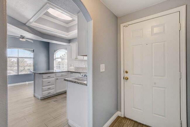 Building Photo - Stunning Upstairs Condo in Gated Indian Wells Community!