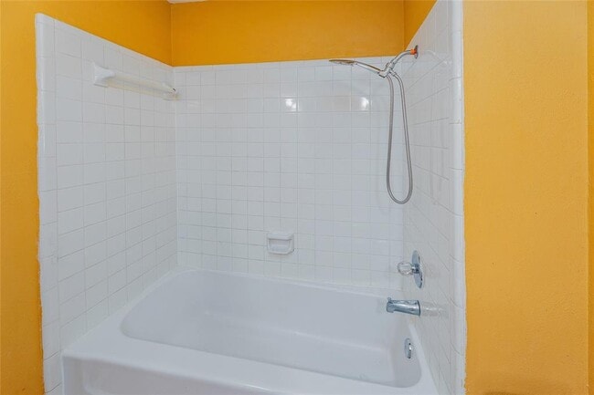 Building Photo - 13406 Effingham St