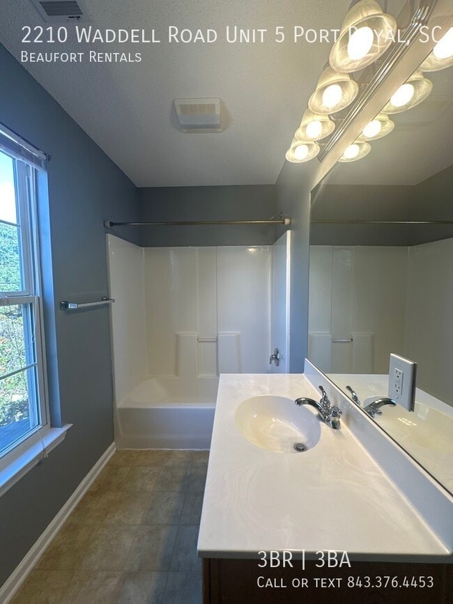 Building Photo - 2210 Waddell Road Unit 5 Port
