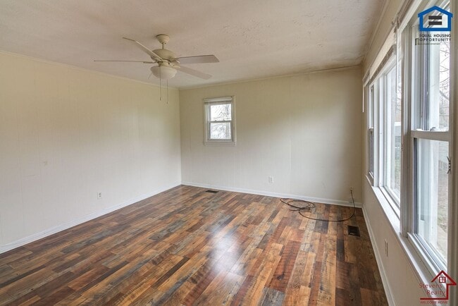 Building Photo - 1211 Dale Way