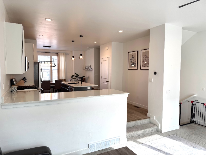 Building Photo - 811 E 975 N