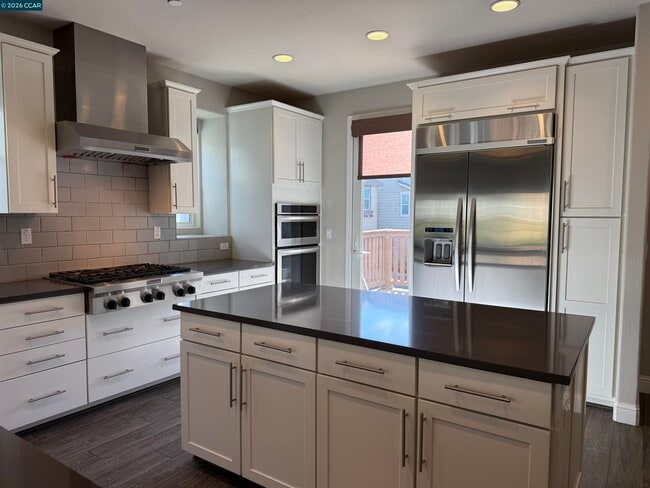 Building Photo - 64 Persimmon Walk
