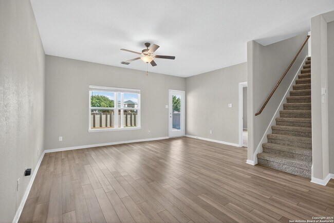 Building Photo - 5-BEDROOM HOME IN LUCKEY RANCH