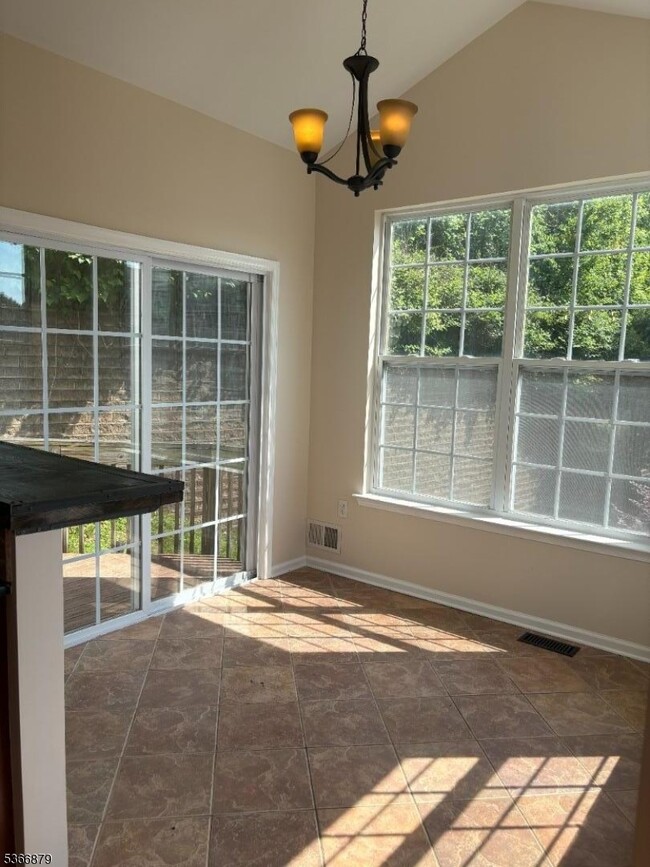 Building Photo - 312 Winding Hill Dr