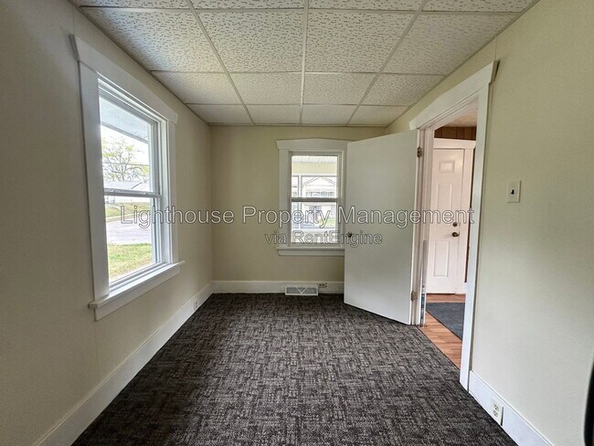 Building Photo - 123 Harris St