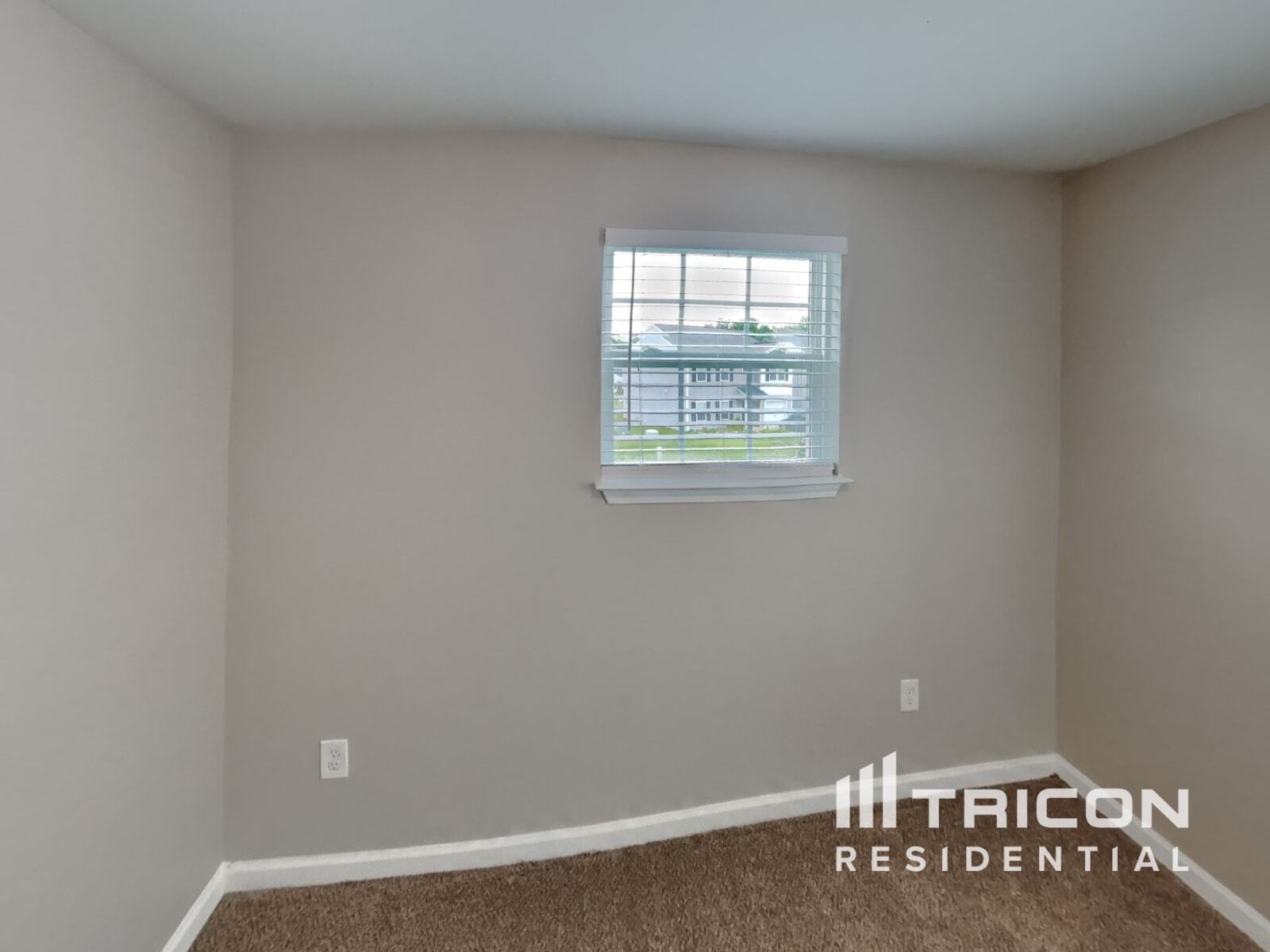 Building Photo - 661 Thistle Dr