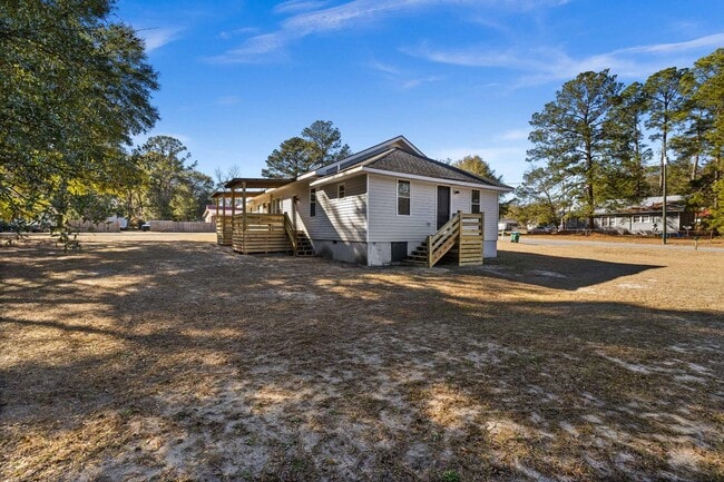 Building Photo - 501 E 4th St