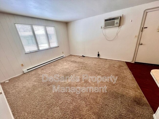 Building Photo - 405 Lunar Ln