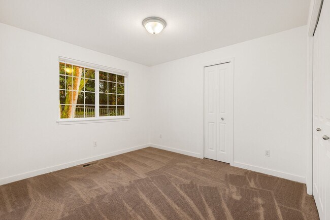 Building Photo - PM-UT-GOL*813-MF