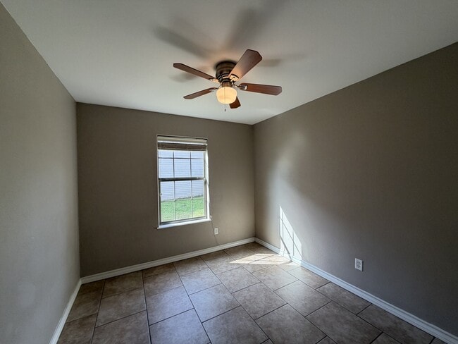 Building Photo - 2415 Laurel St