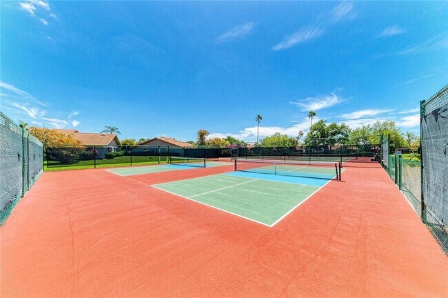 Building Photo - 3946 Wilshire Cir E